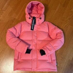 NWT Aritzia Supper Puff Women Size Small Petunia Pink